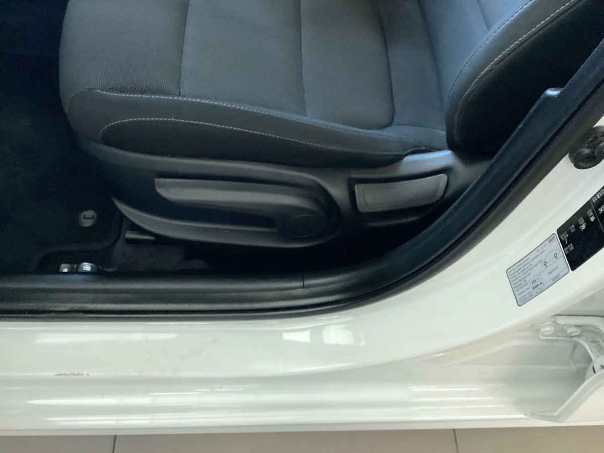 2023 Kia KIA RIO SEDAN 4p LX L4/1.6 Man