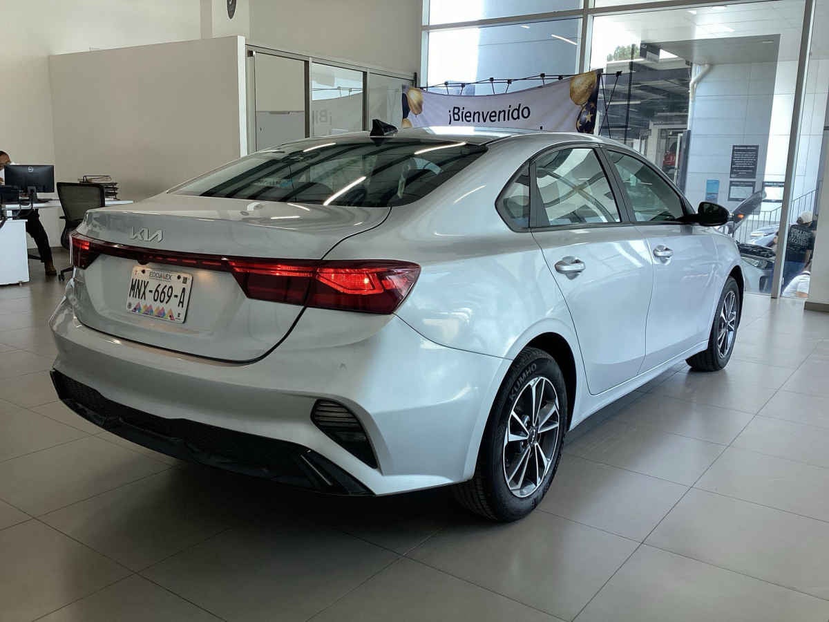 2023 Kia FORTE SEDAN 4p LX L4/2.0 Man