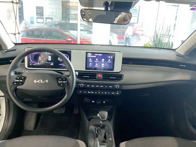 2027 Kia K3 4p LX L4/1.6 Aut