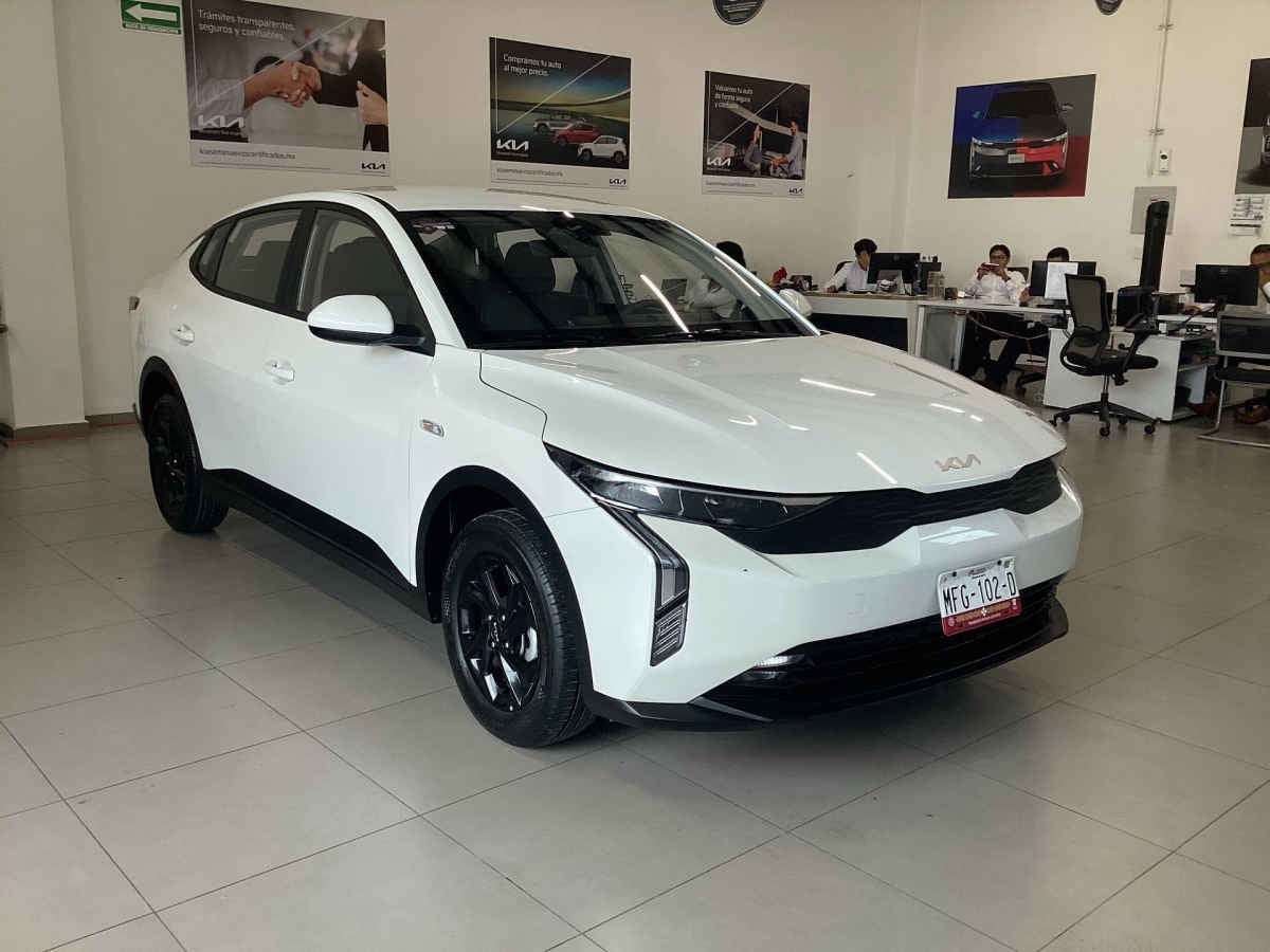 2027 Kia K3 4p LX L4/1.6 Aut