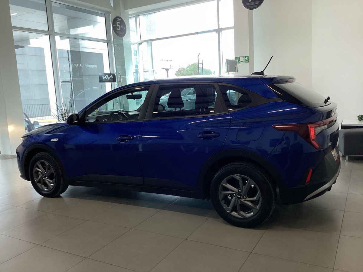 2025 Kia K3 5p LX L4/1.6 Man