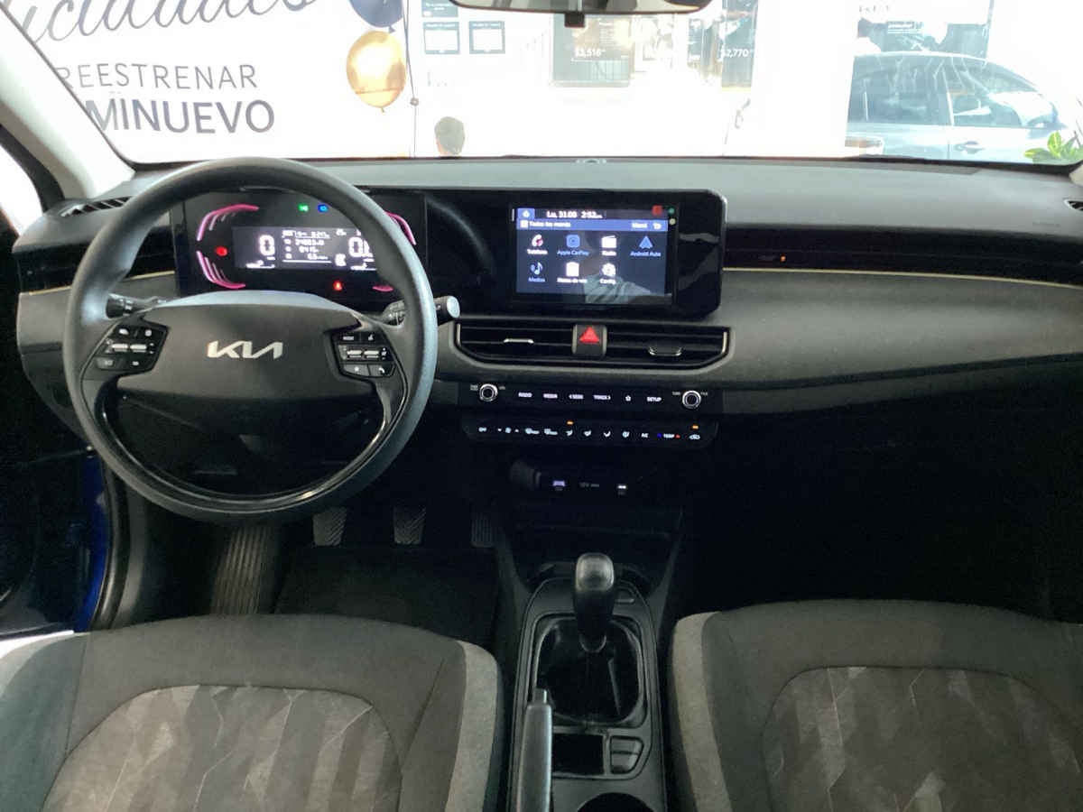 2025 Kia K3 5p LX L4/1.6 Man