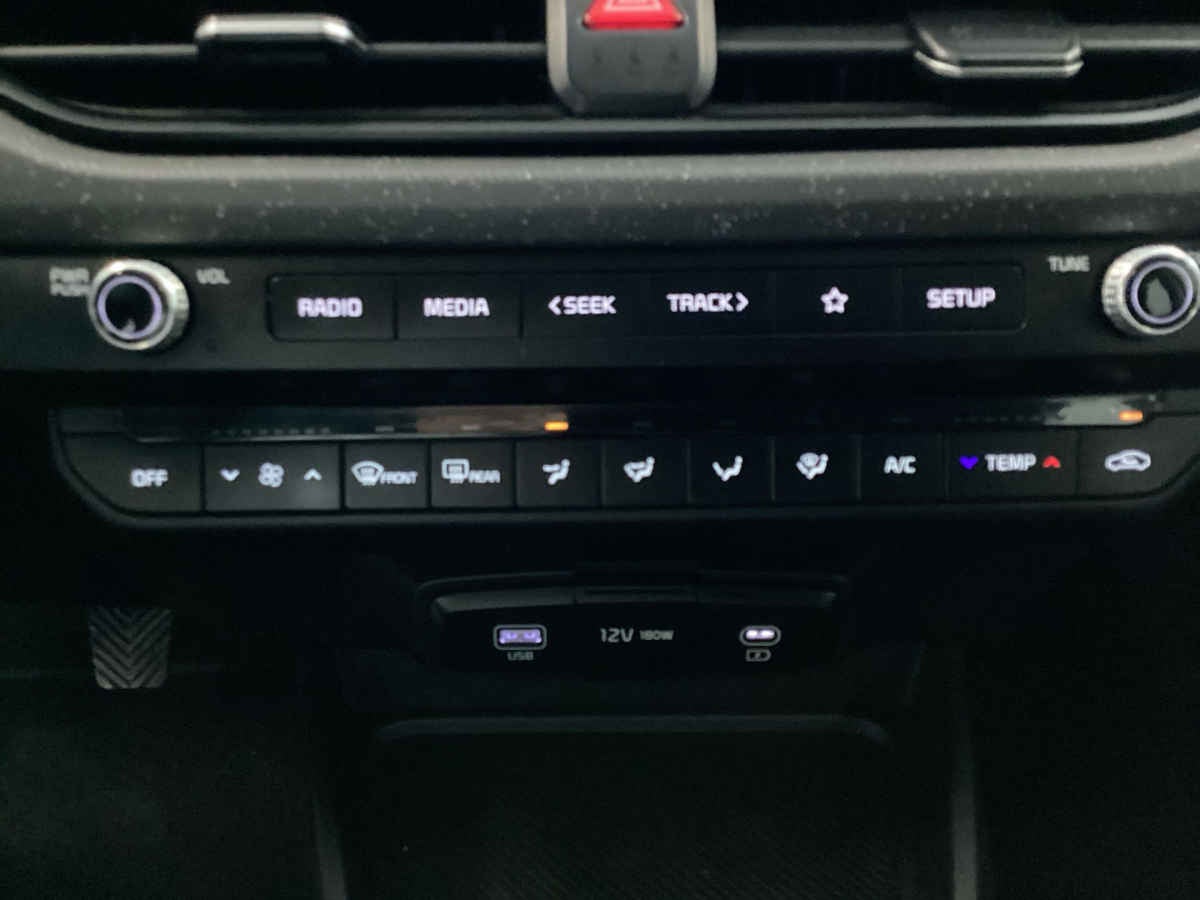 2025 Kia K3 5p LX L4/1.6 Man