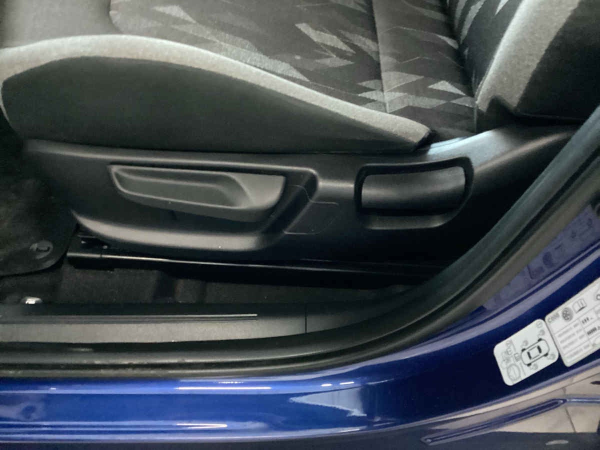2025 Kia K3 5p LX L4/1.6 Man