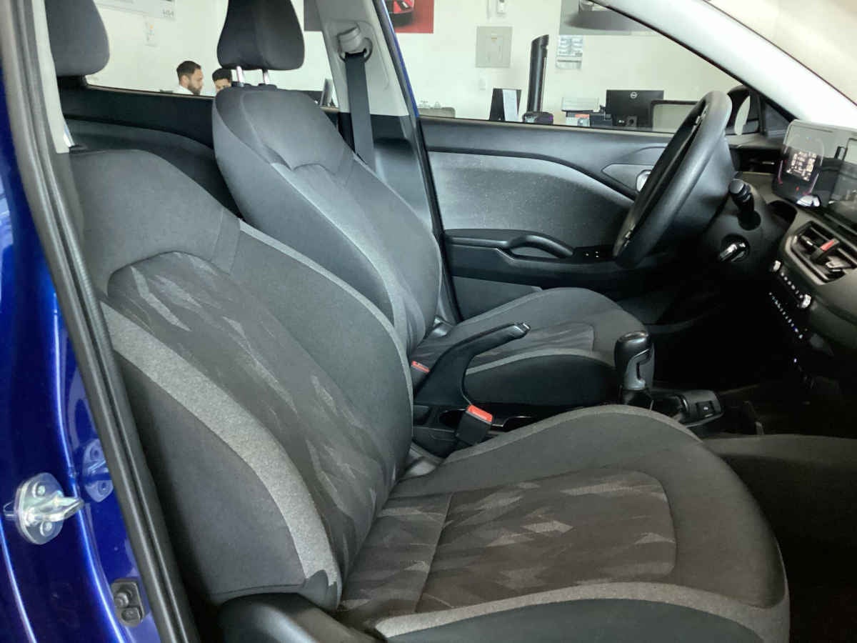 2025 Kia K3 5p LX L4/1.6 Man