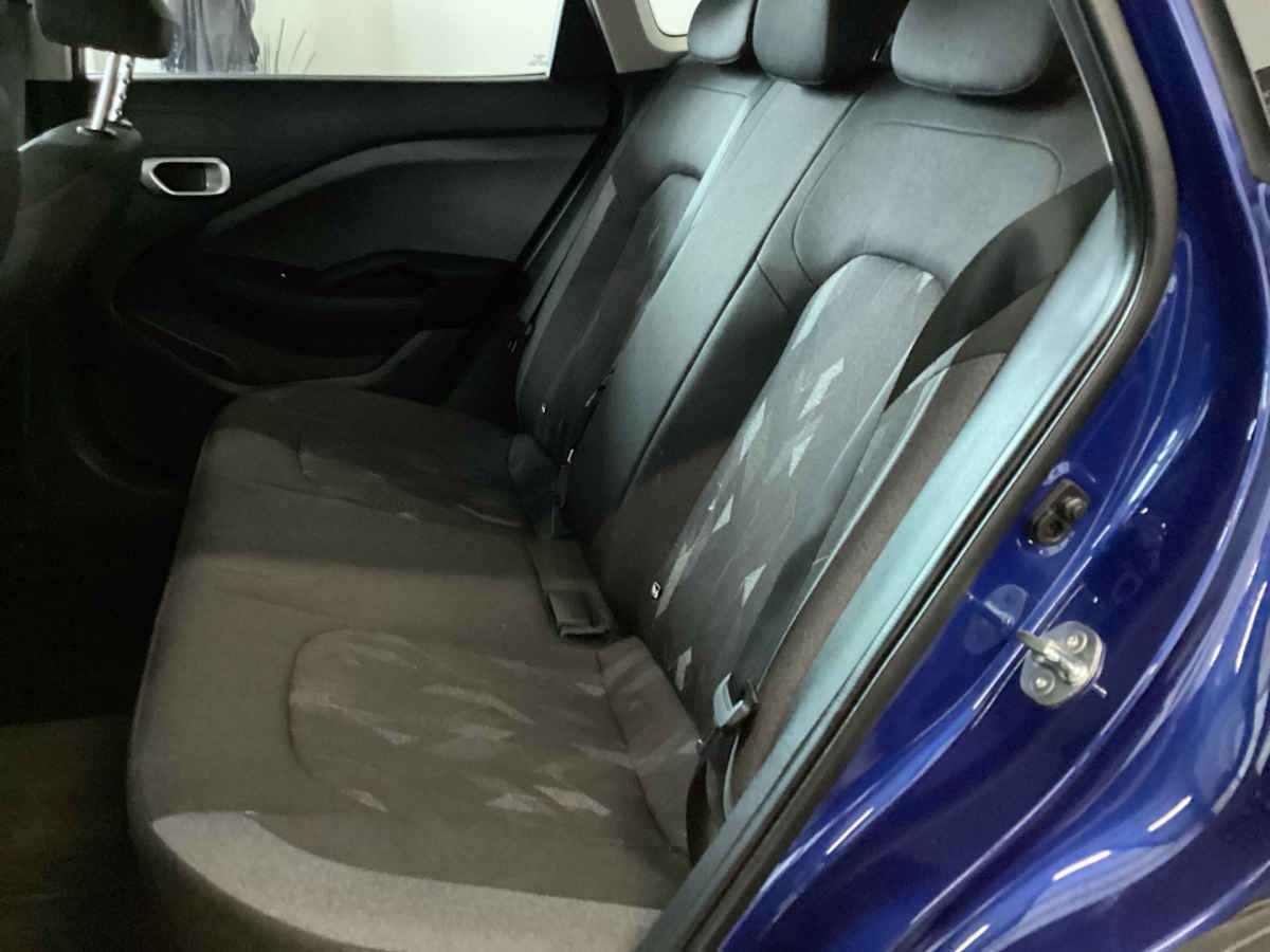 2025 Kia K3 5p LX L4/1.6 Man
