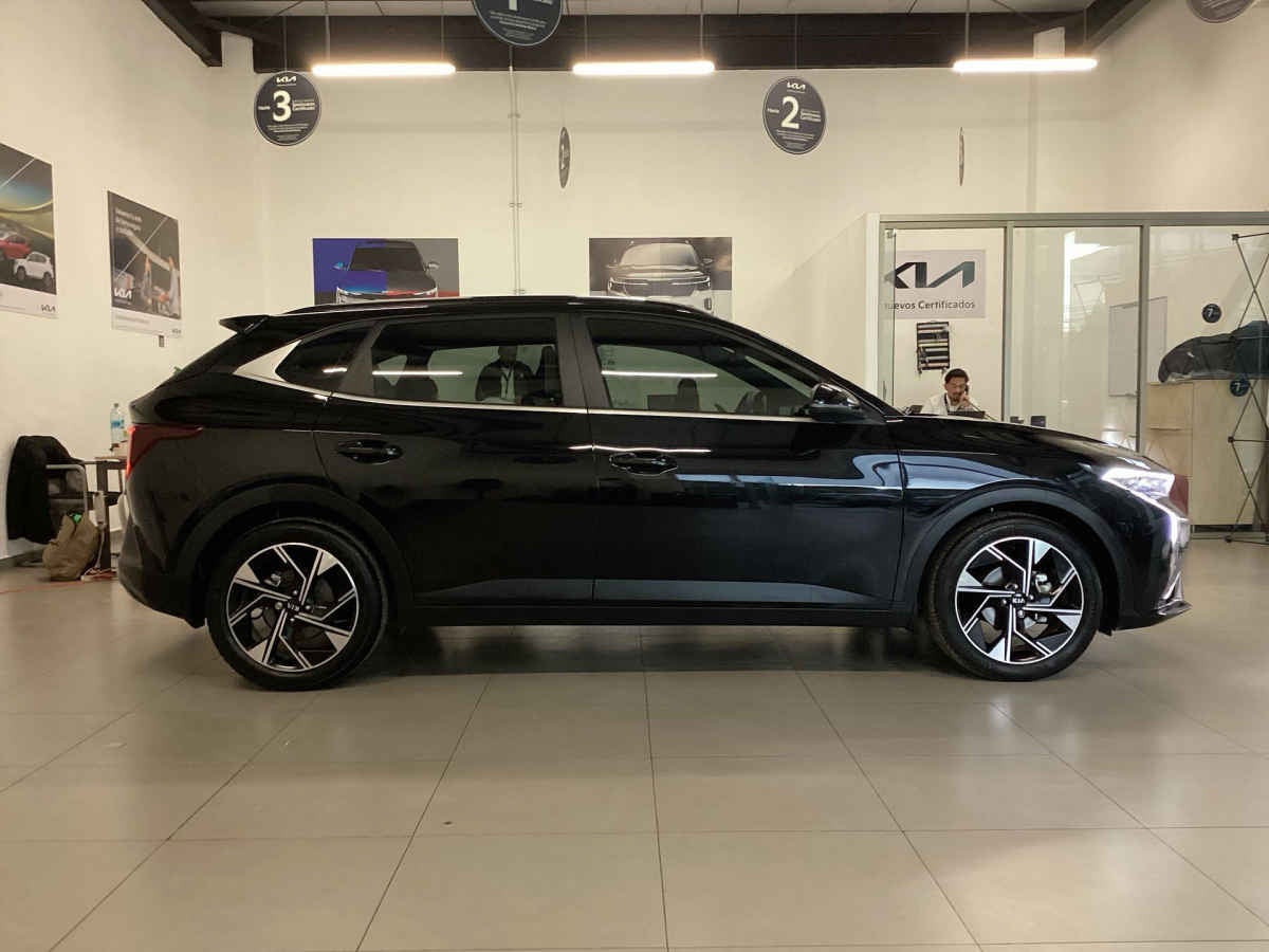 2024 Kia K3 4p GT Line L4/2.0 Aut