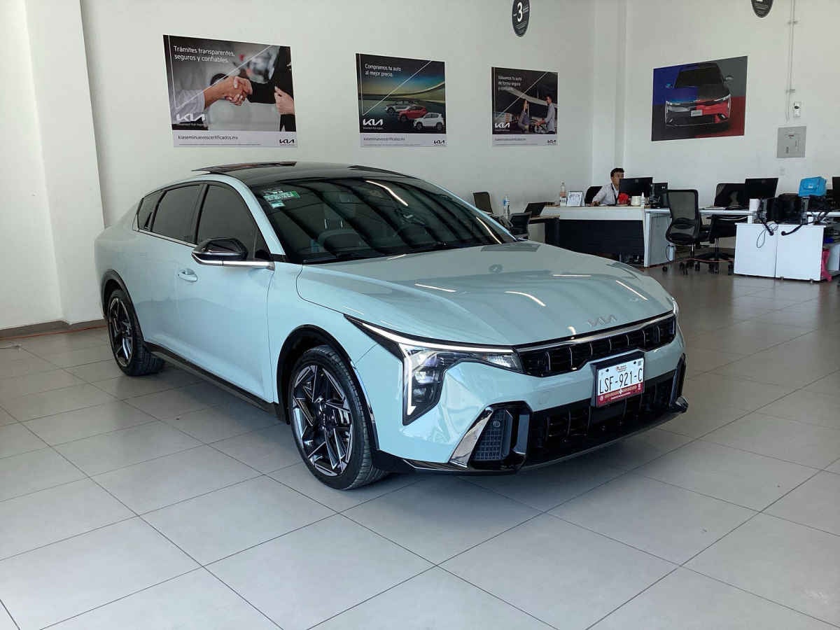 2026 Kia K4 4p GT Line L4/2.0 Aut