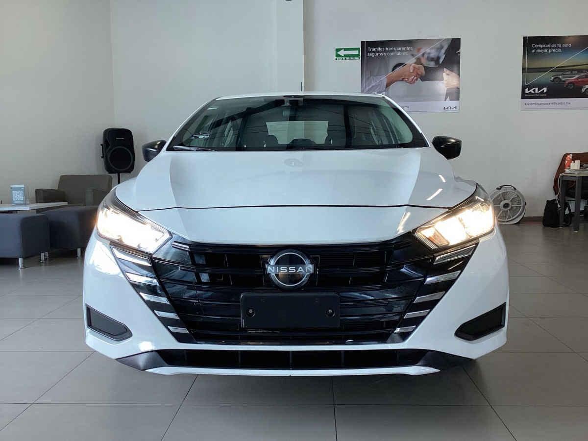 2024 Nissan Versa 4p Sense L4/1.6 Man