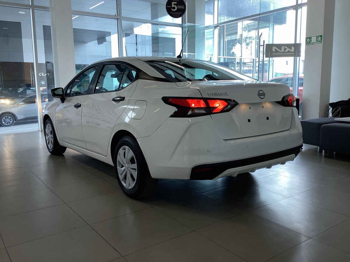 2024 Nissan Versa 4p Sense L4/1.6 Man