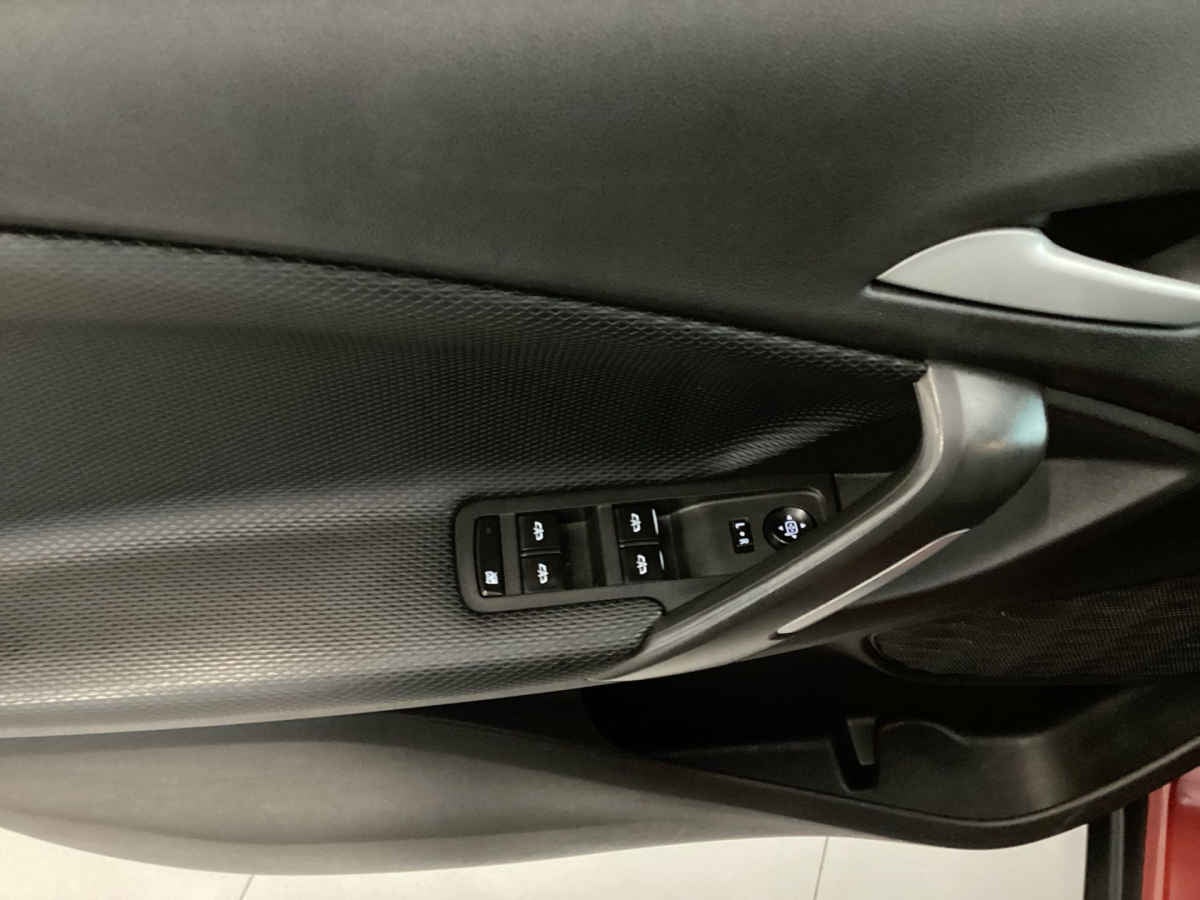 2023 Chevrolet Tracker 5p LT L3/1.2/T Aut (C)