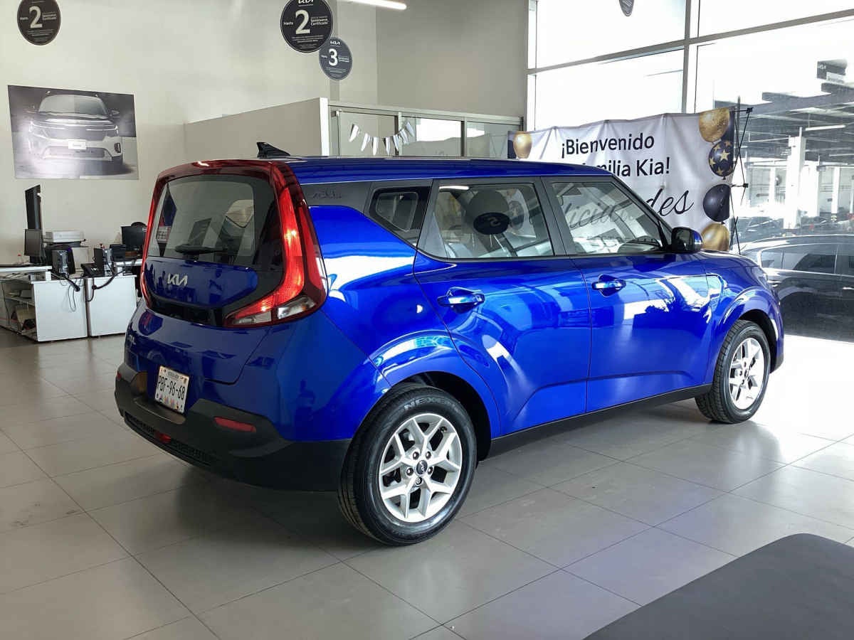 2022 Kia Soul 5p LX 1.6 L 121 HP TM6 A/AC RA-16"