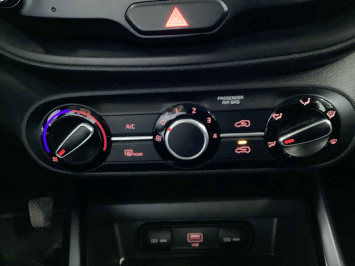 2022 Kia Soul 5p LX 1.6 L 121 HP TM6 A/AC RA-16"