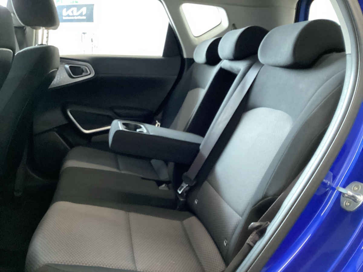 2022 Kia Soul 5p LX 1.6 L 121 HP TM6 A/AC RA-16"