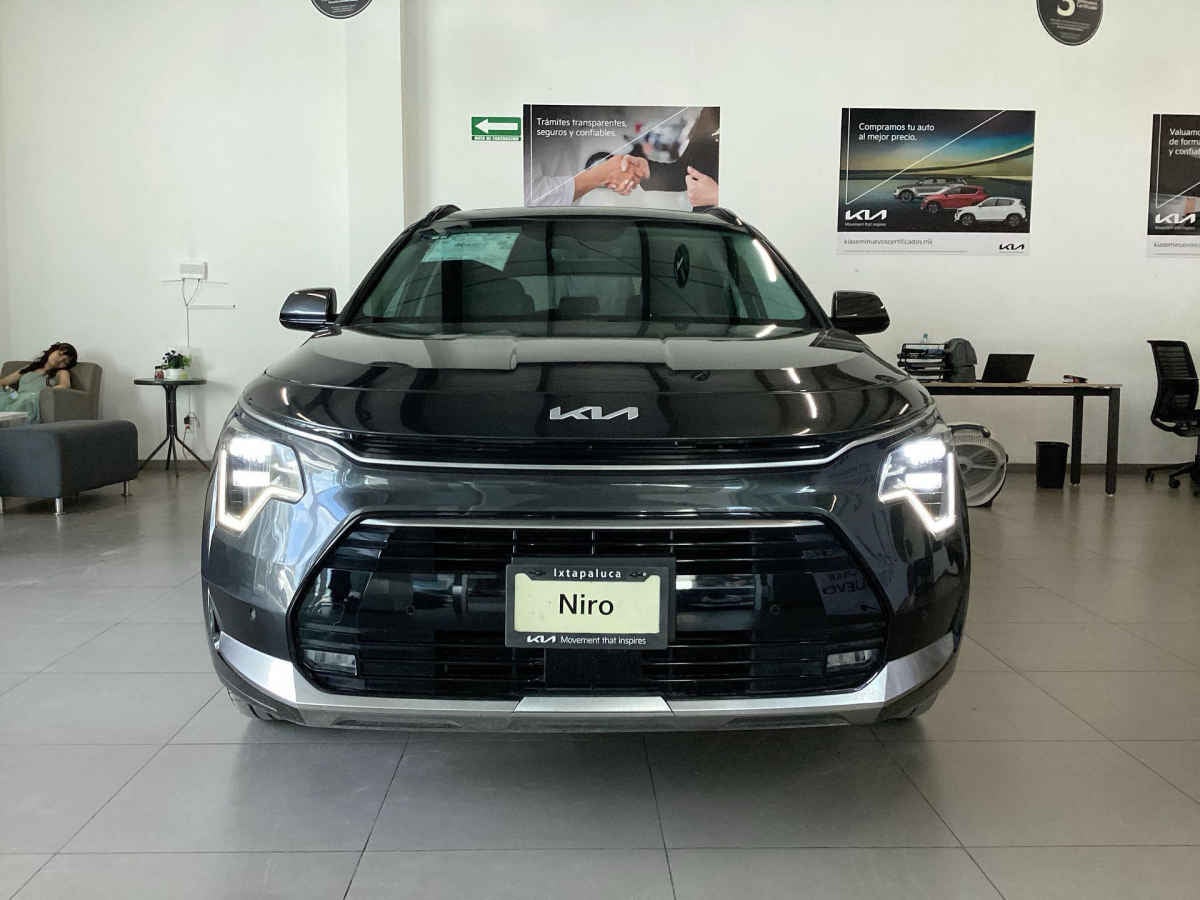 2025 Kia Niro 5p EX L4/1.6 HEV Aut