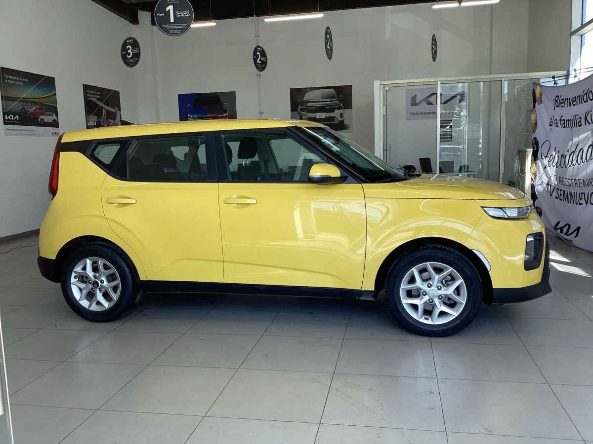 2020 Kia Soul 5p LX 1.6l 121 HP TM6 RA-16"