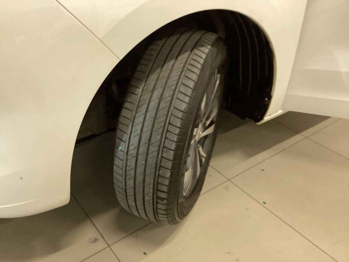 2025 HAVAL Jolion 5p Premium HEV L4/1.5/T Aut 1.67 kwh