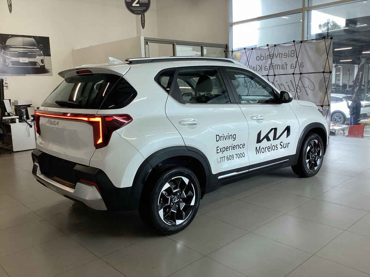 2027 Kia Sonet 5p SX L4/1.5 Aut