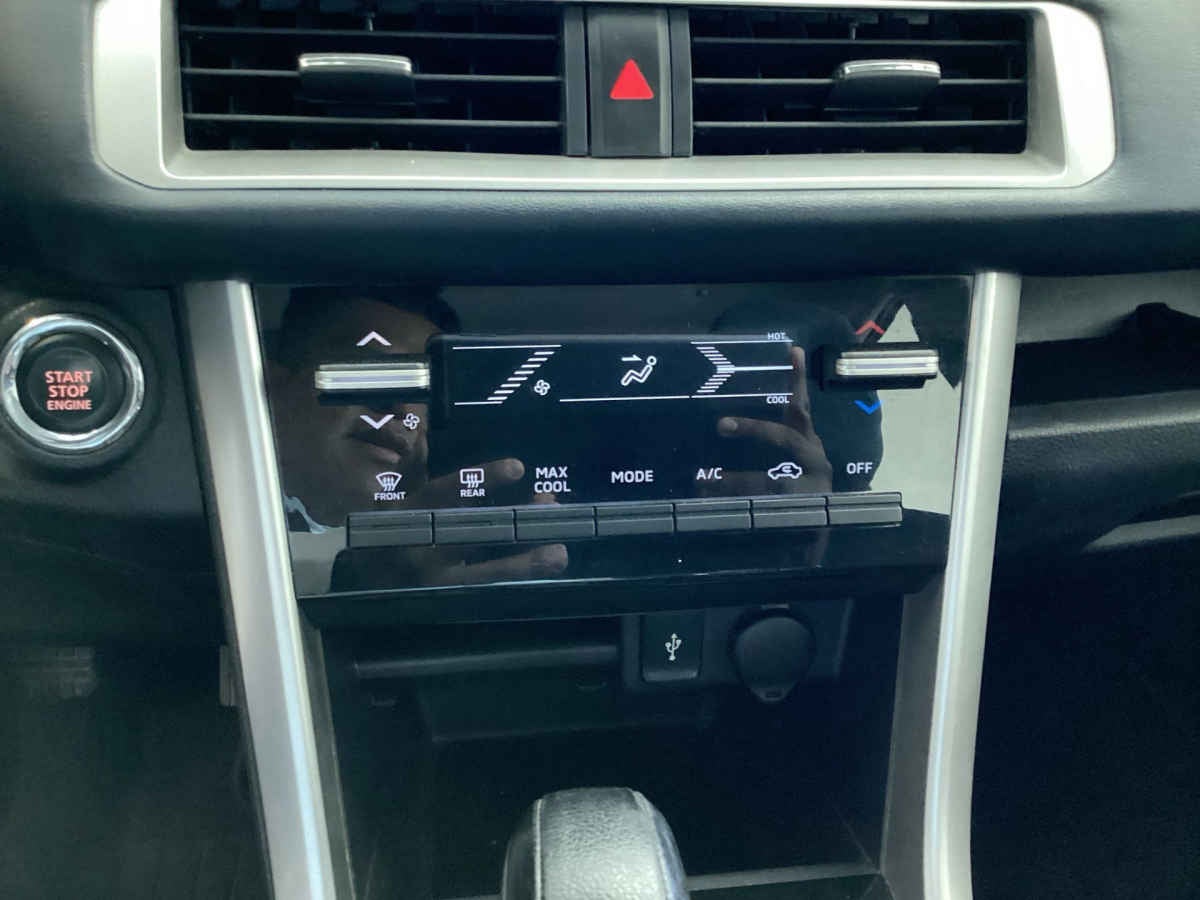 2024 Mitsubishi Xpander 5p Cross L4/1.5 Aut