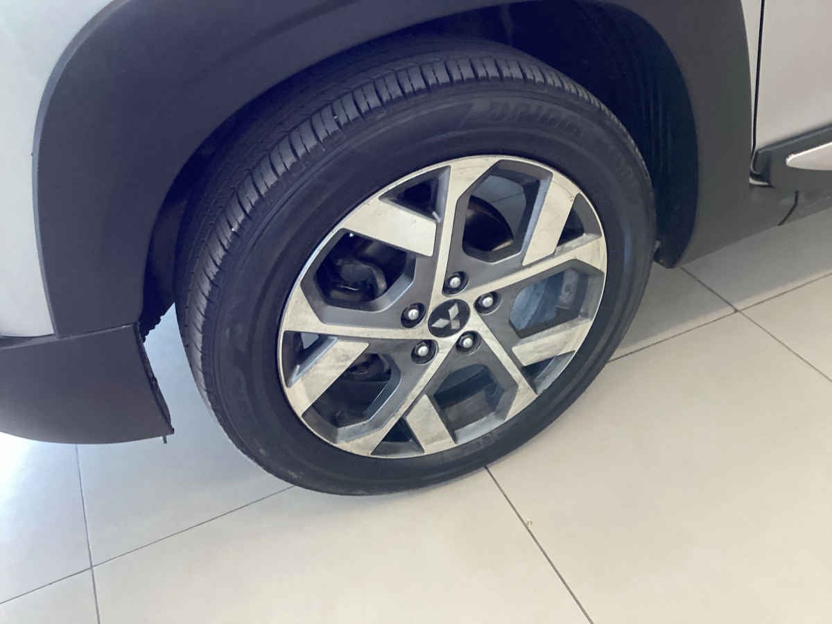 2024 Mitsubishi Xpander 5p Cross L4/1.5 Aut