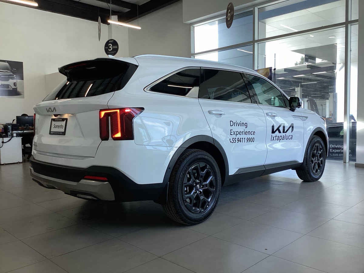 2026 Kia Sorento 5p SXL L4/2.5/T Aut