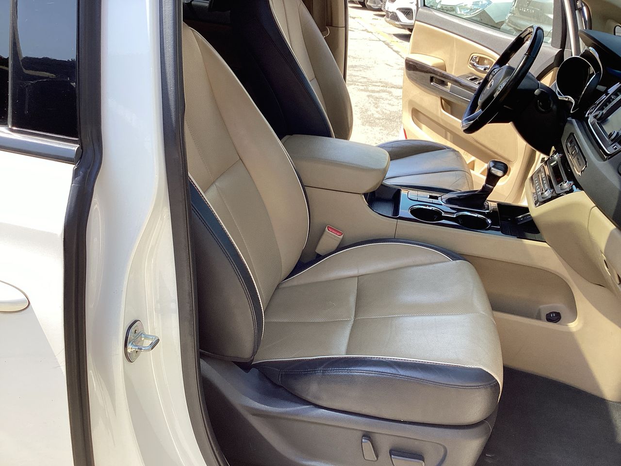 2019 Kia Sedona 3.3 V6 SXL Piel 7 Pasajeros At