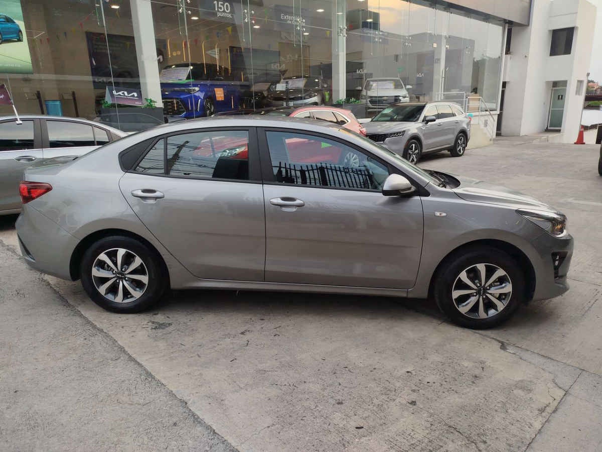 2023 Kia KIA RIO SEDAN 4p LX L4/1.6 Man