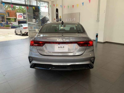 2024 Kia FORTE SEDAN 4p EX L4/2.0 Aut