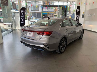 2024 Kia FORTE SEDAN 4p EX L4/2.0 Aut