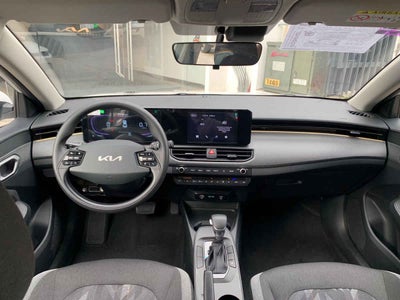 2027 Kia K3 4p LX L4/1.6 Aut