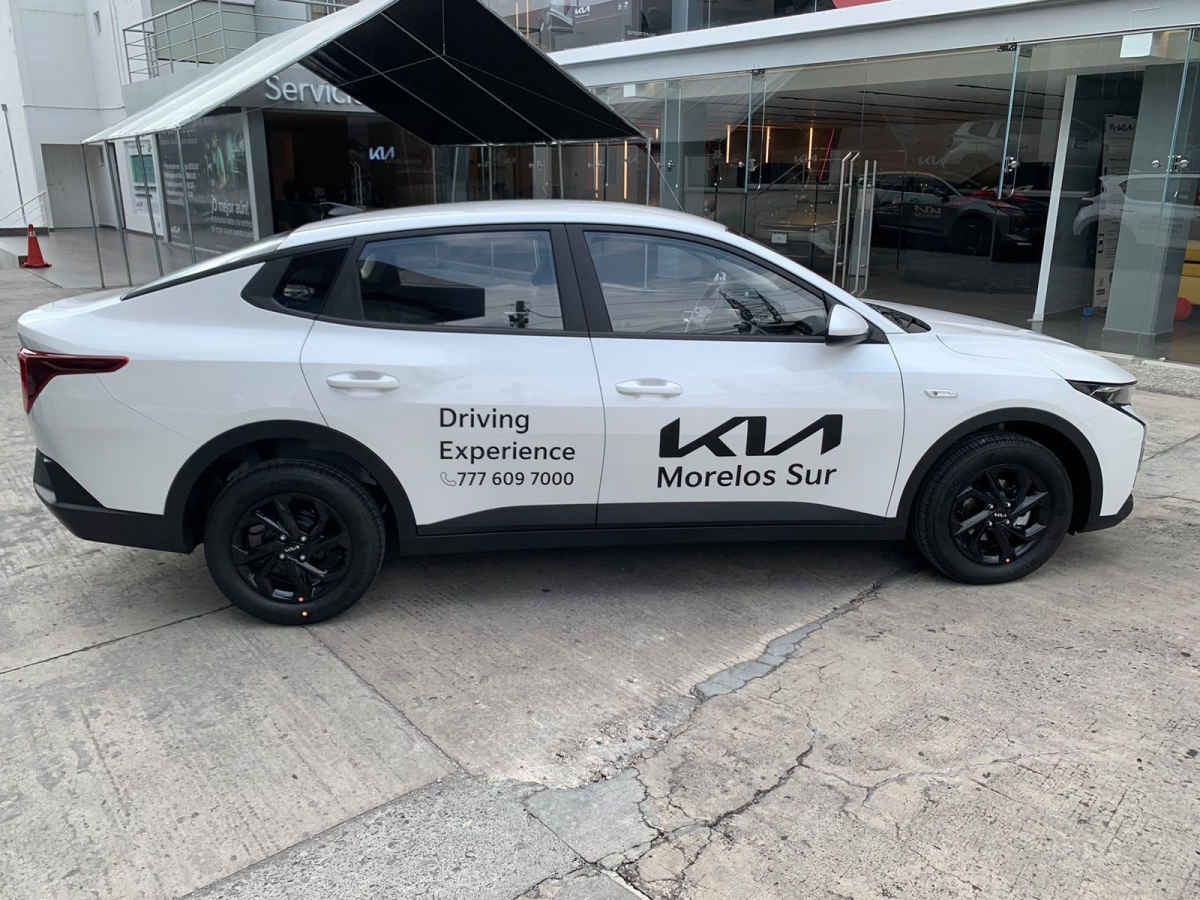 2027 Kia K3 4p LX L4/1.6 Aut