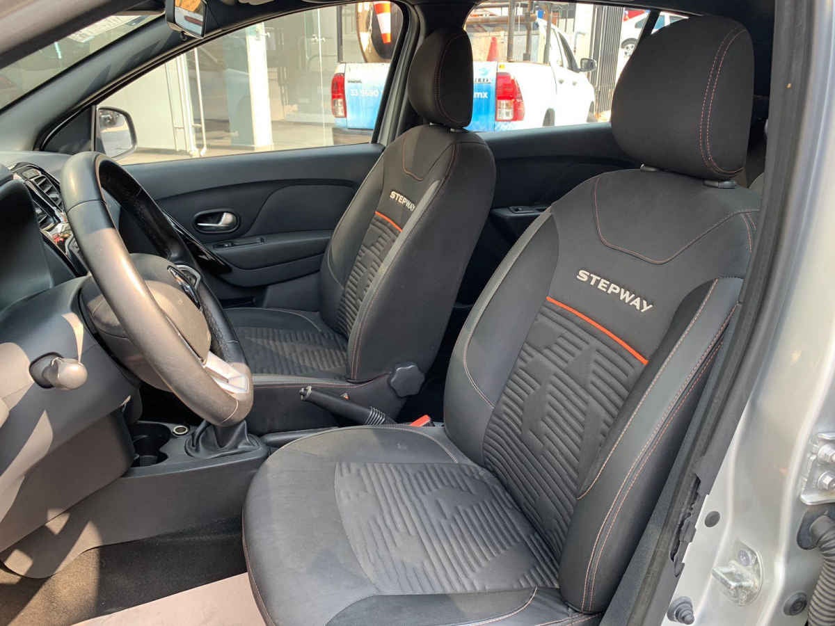 2023 Renault Stepway 5p Intens L4/1.6 Aut