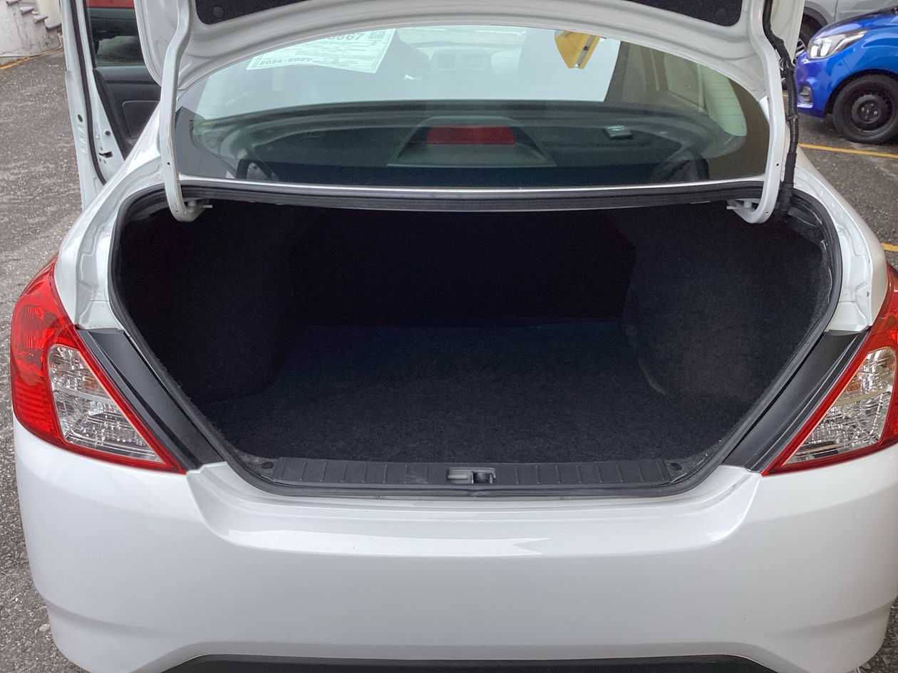 2025 Nissan V-Drive 1.6 A/C Mt