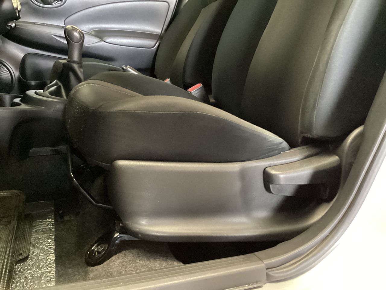 2024 Nissan V-Drive 1.6 A/C Mt