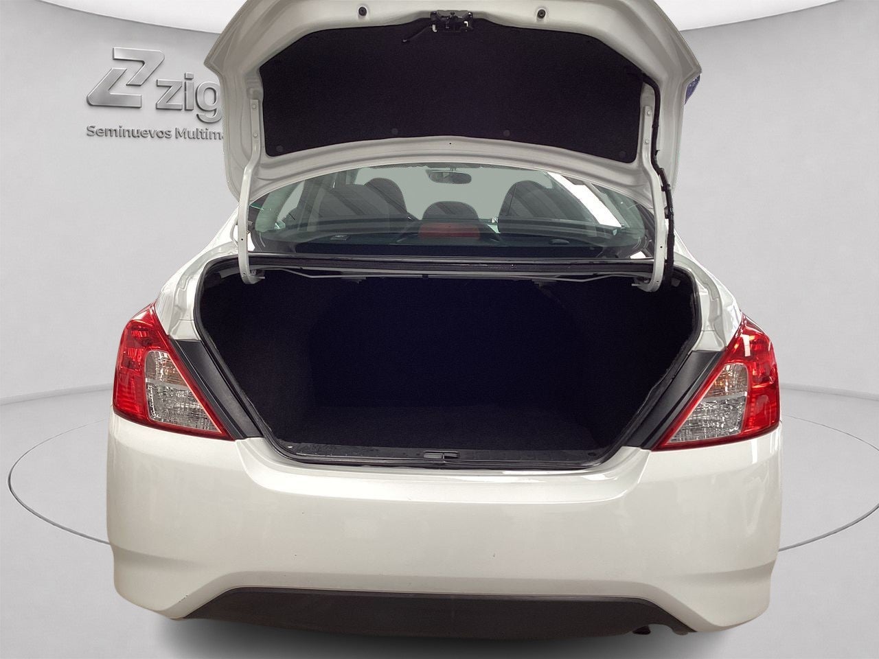 2025 Nissan V-Drive 1.6 A/C Mt