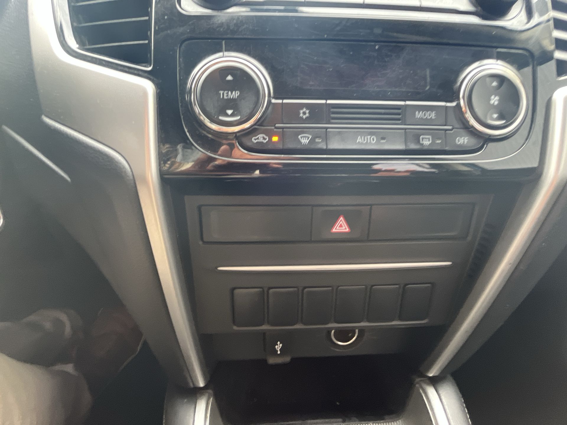 2020 Mitsubishi L200 2.4 Glx Cabina Doble 4x2 Mt