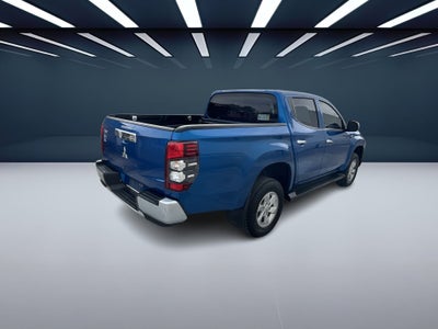 2020 Mitsubishi L200 2.4 Glx Cabina Doble 4x2 Mt