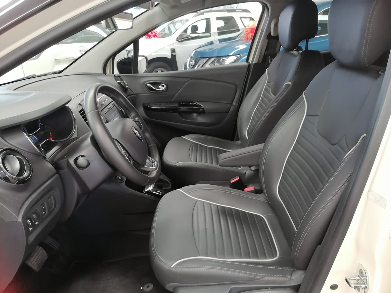 2020 Renault Captur ICONIC L4 2.0L 133 CP 5 PUERTAS AUT PIEL BA AA