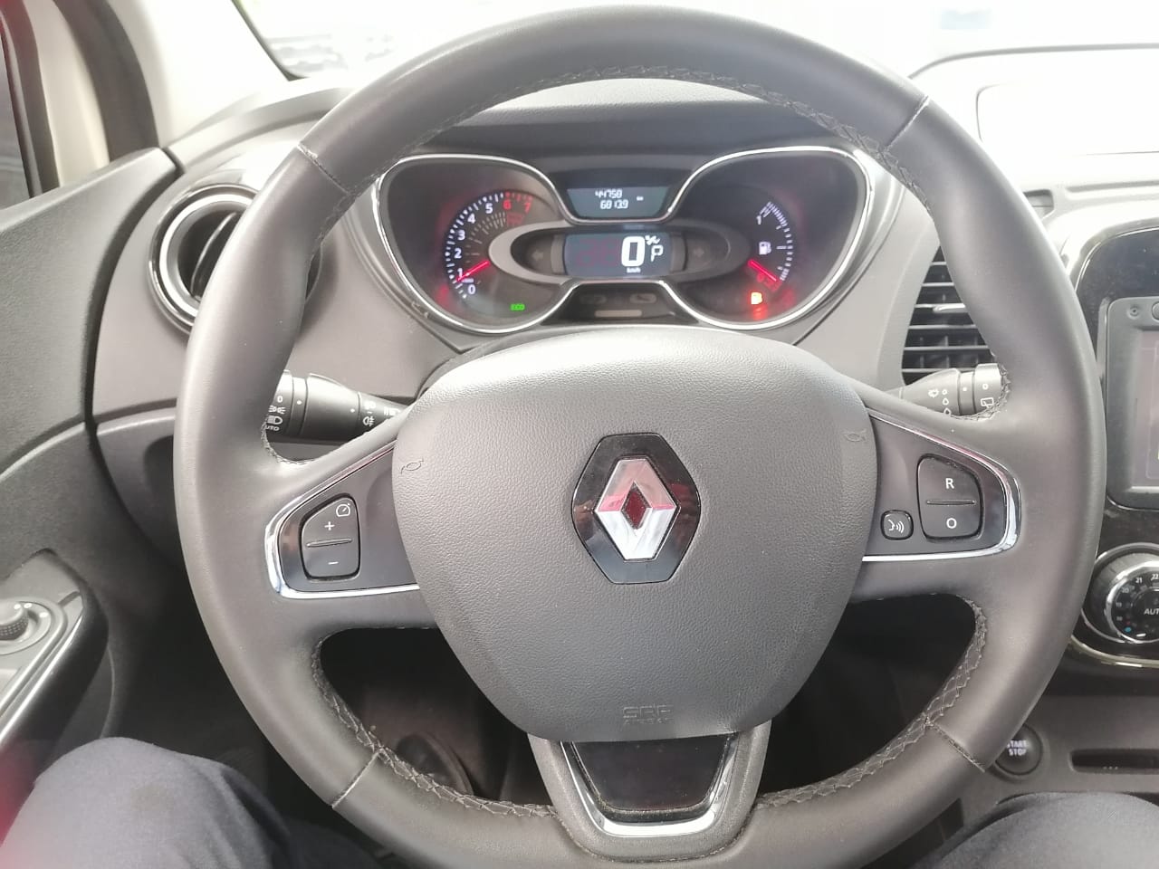 2020 Renault Captur ICONIC L4 2.0L 133 CP 5 PUERTAS AUT PIEL BA AA