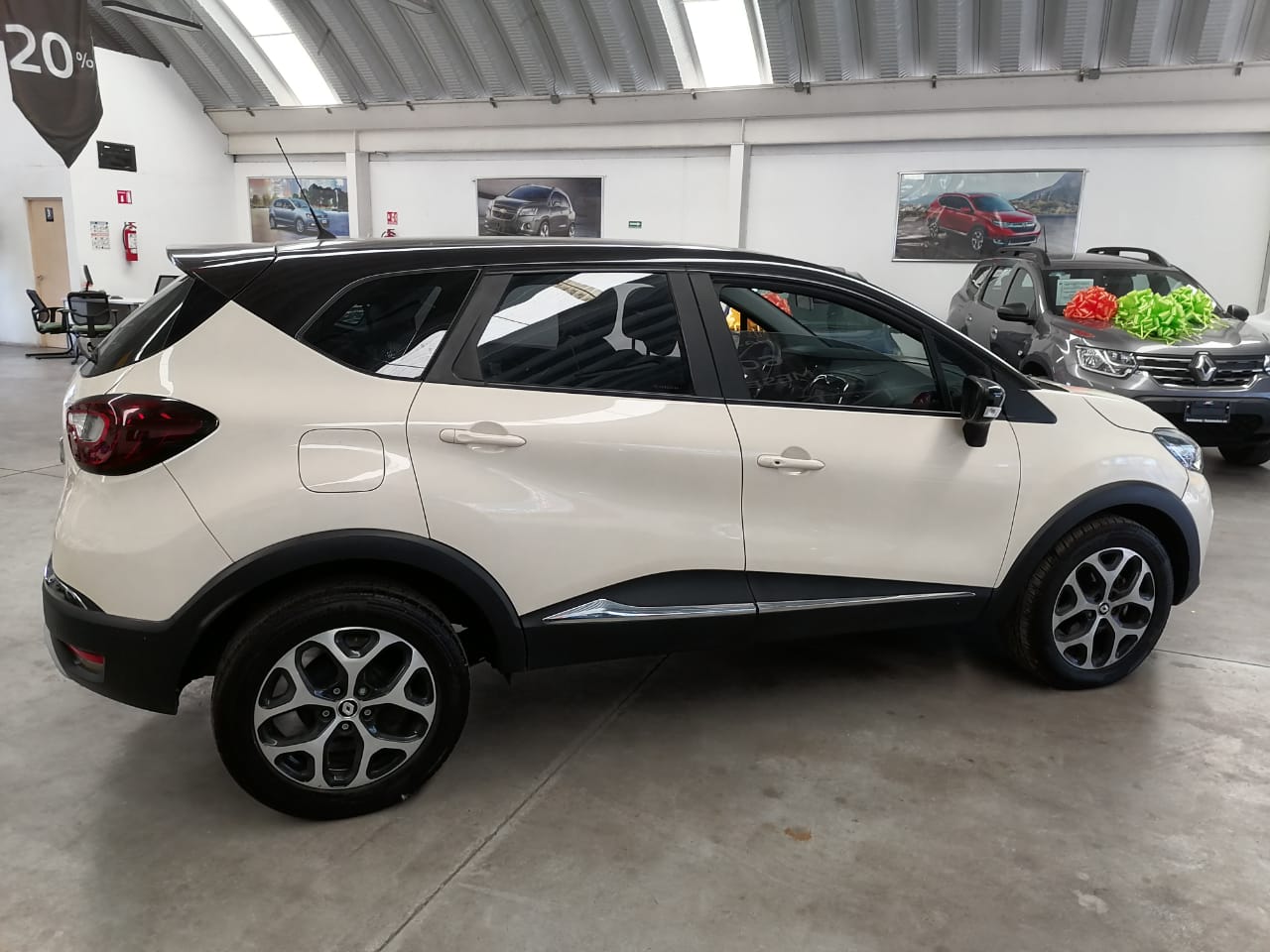 2020 Renault Captur ICONIC L4 2.0L 133 CP 5 PUERTAS AUT PIEL BA AA