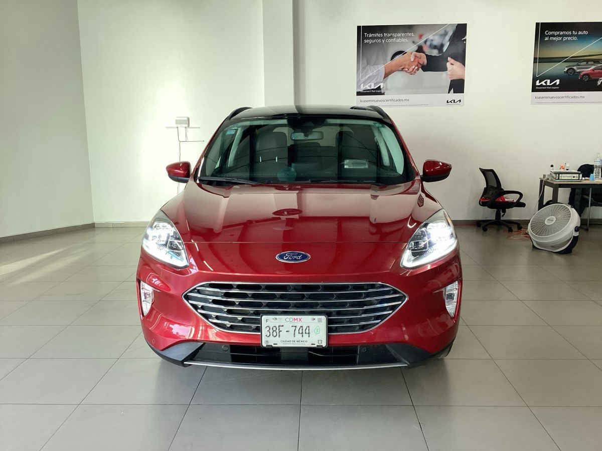 2022 Ford Escape 5p Titanium HEV L4/2.5 Aut