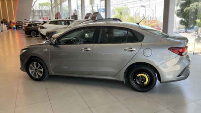 2021 Kia KIA RIO SEDAN 4p LX L4/1.6 Man