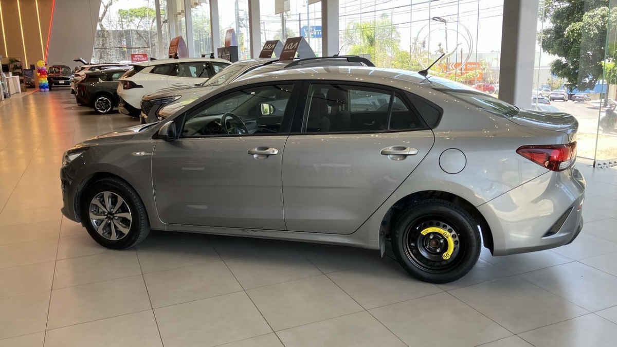 2021 Kia KIA RIO SEDAN 4p LX L4/1.6 Man