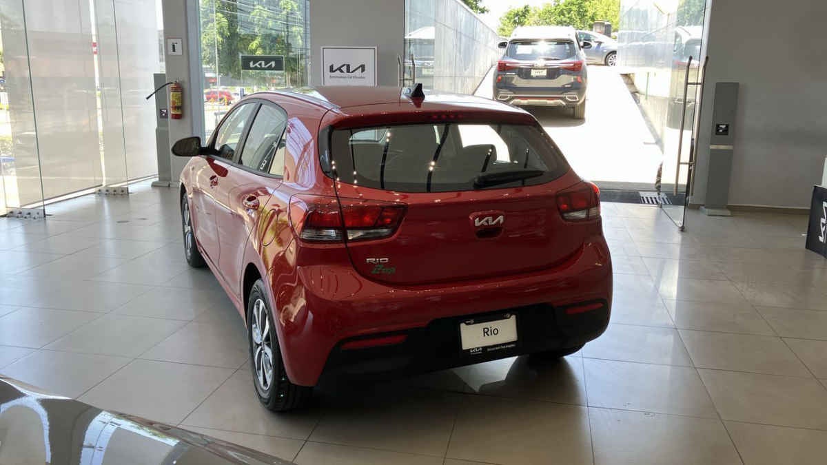 2023 Kia KIA RIO HB 5p LX L4/1.6 Aut