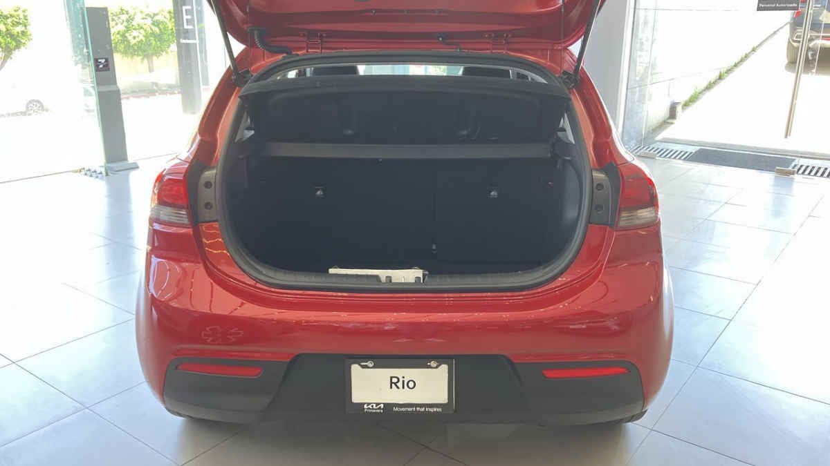 2023 Kia KIA RIO HB 5p LX L4/1.6 Aut