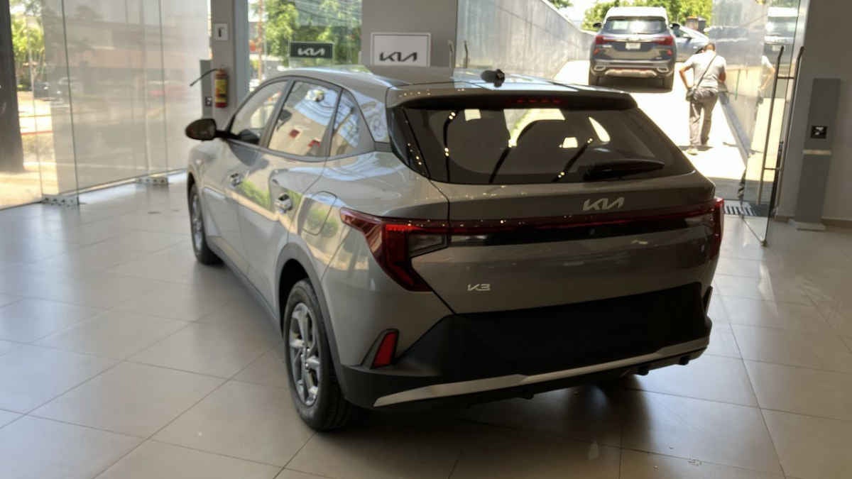 2024 Kia K3 5p LX L4/1.6 Man