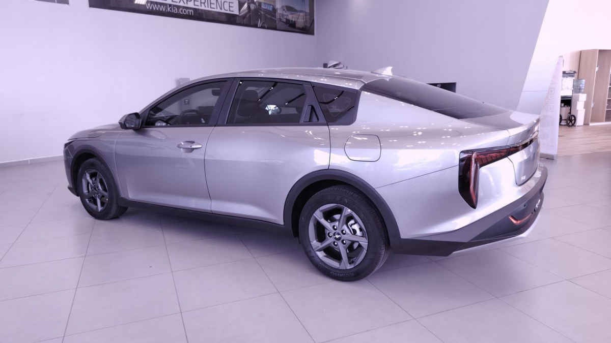 2025 Kia K4 4p LX L4/2.0 Man