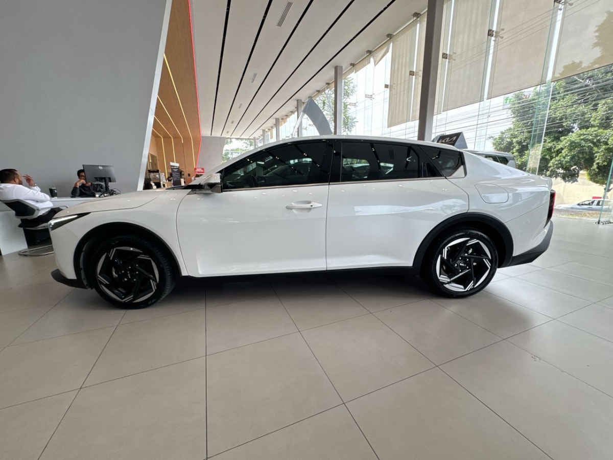 2026 Kia K4 4p EX L4/2.0 Aut