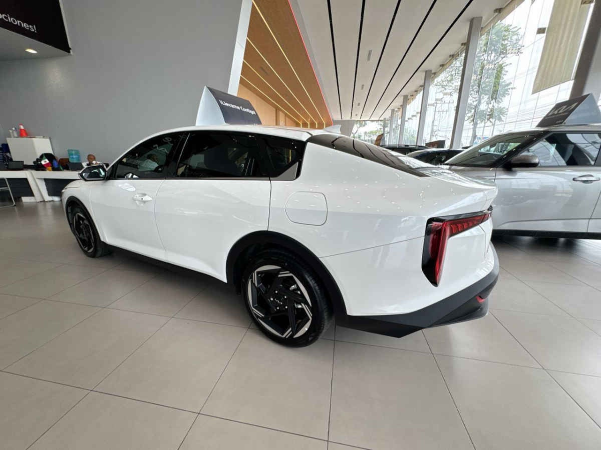 2026 Kia K4 4p EX L4/2.0 Aut