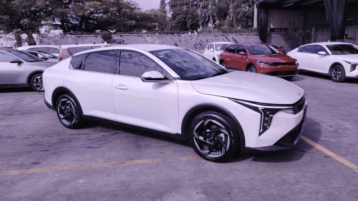 2025 Kia K4 4p EX L4/2.0 Aut